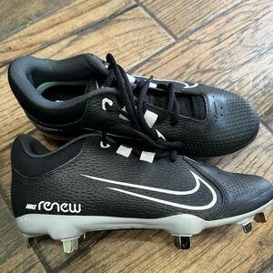Nike Black and White Hyperdiamond 4 Renew Softball Cleats